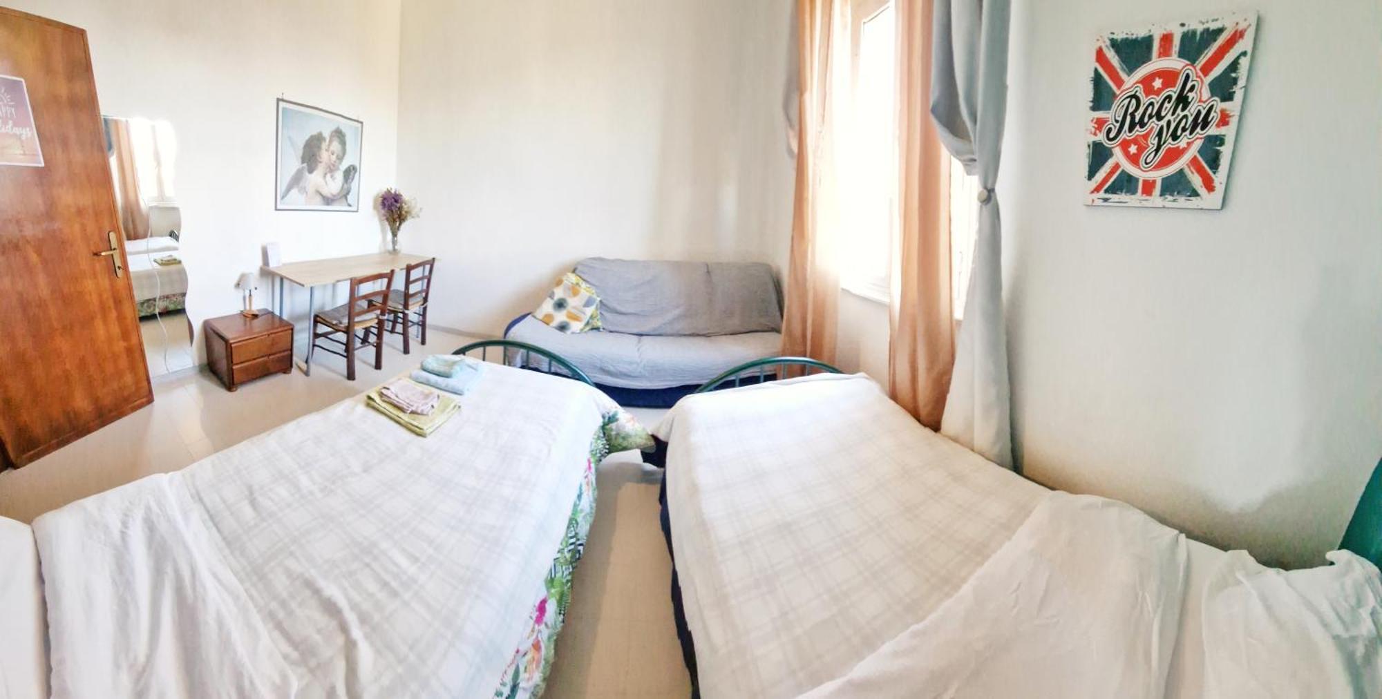 Homestay A Dieci Minuti Dal Centro - Accogliente Spazioso *